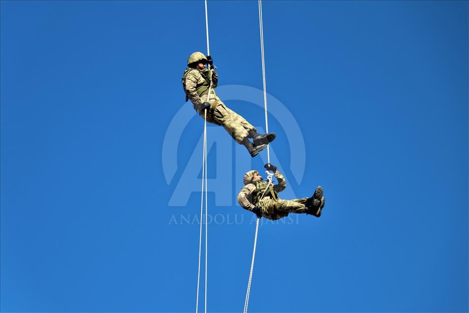 "Dağların kartalları"nın nefes kesen eğitimi