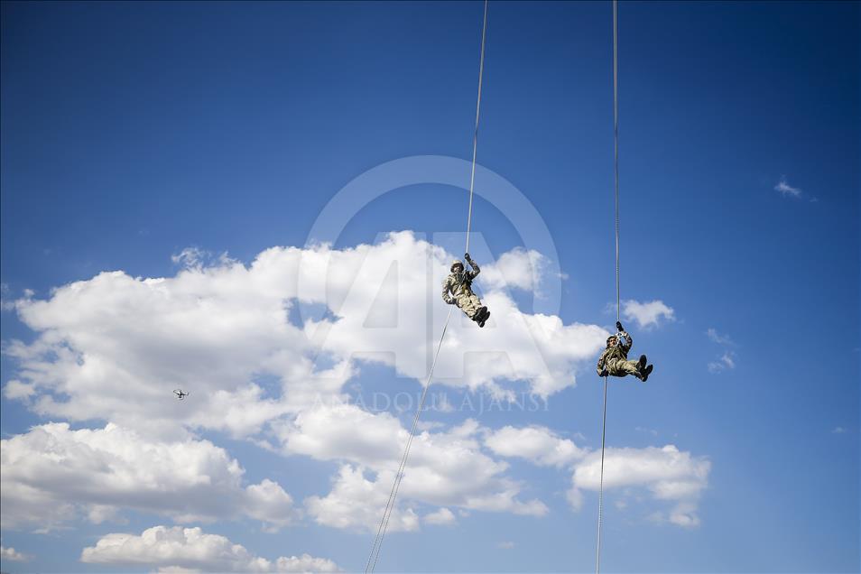 "Dağların kartalları"nın nefes kesen eğitimi
