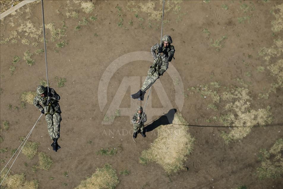 "Dağların kartalları"nın nefes kesen eğitimi