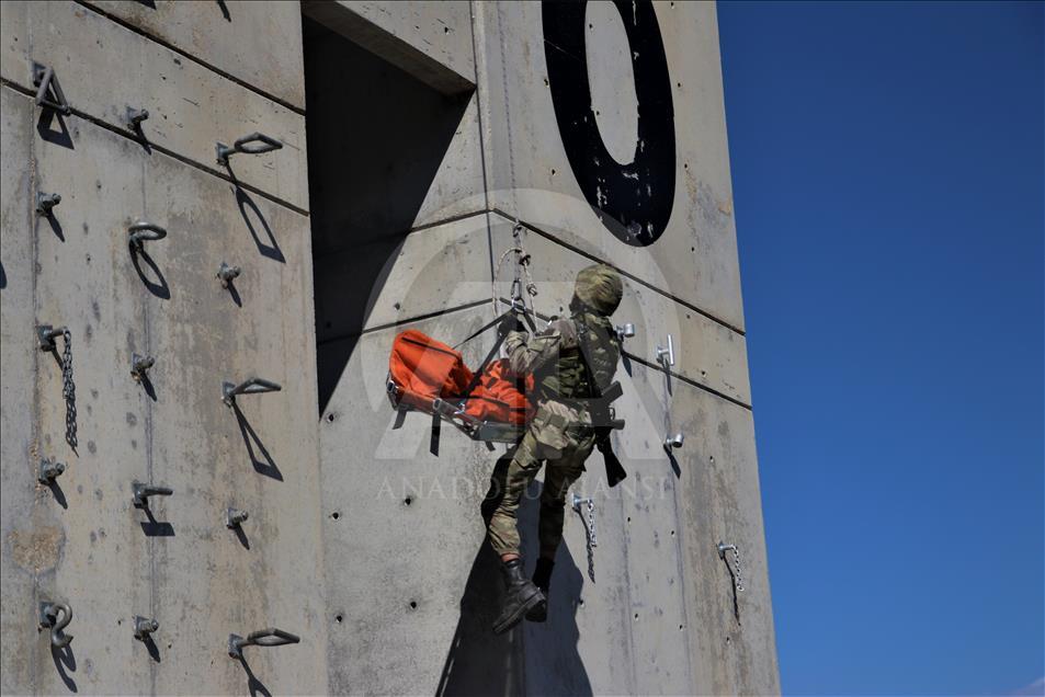 "Dağların kartalları"nın nefes kesen eğitimi