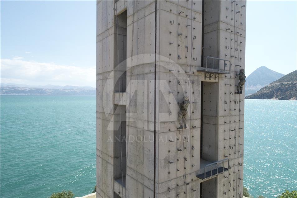 "Dağların kartalları"nın nefes kesen eğitimi