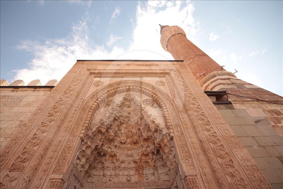 Orta Asya'dan Anadolu'ya taşınan kültür: Ahşap camiler
