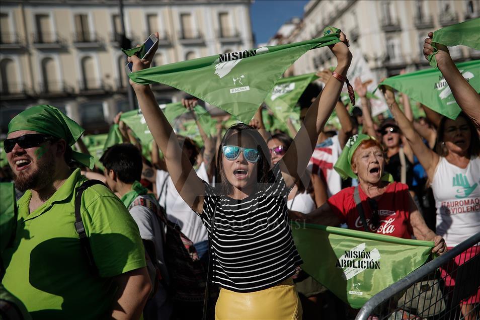 Protesta contra las becerradas en Madrid