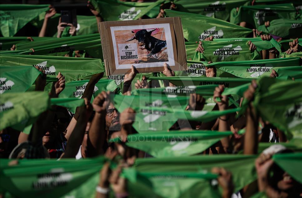 Protesta contra las becerradas en Madrid