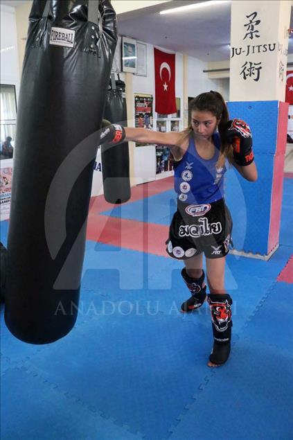 La historia de la dos veces campeona mundial de muay thai