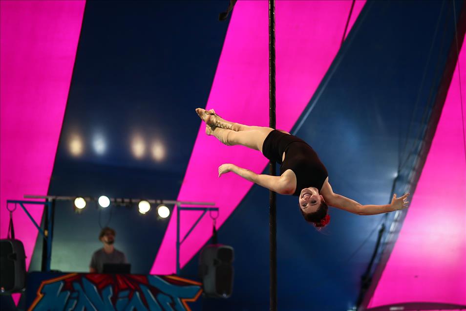 Midnight Circus perform at Holstein Park 