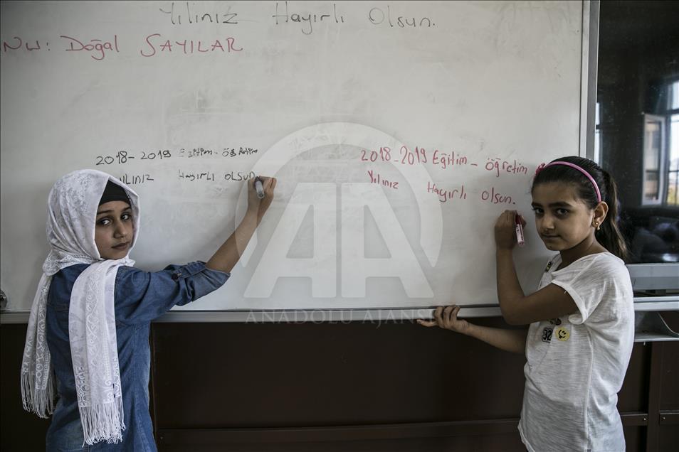 Suriyeli öğrenciler ders başı yaptı

