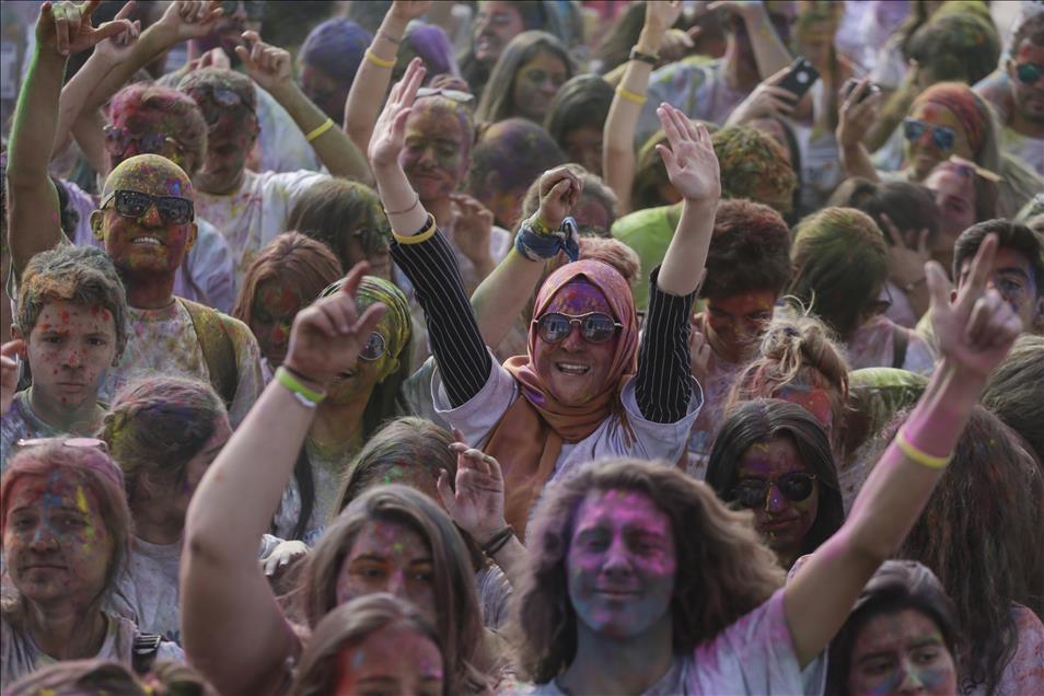 Color Sky 5K running fest in Ankara