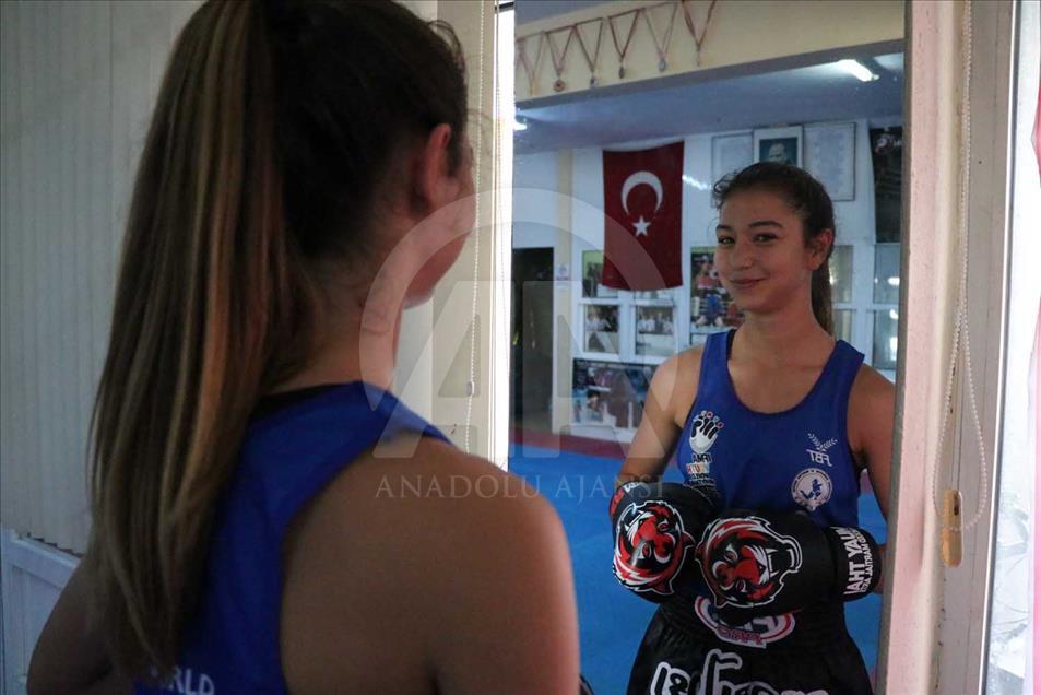 La historia de la dos veces campeona mundial de muay thai