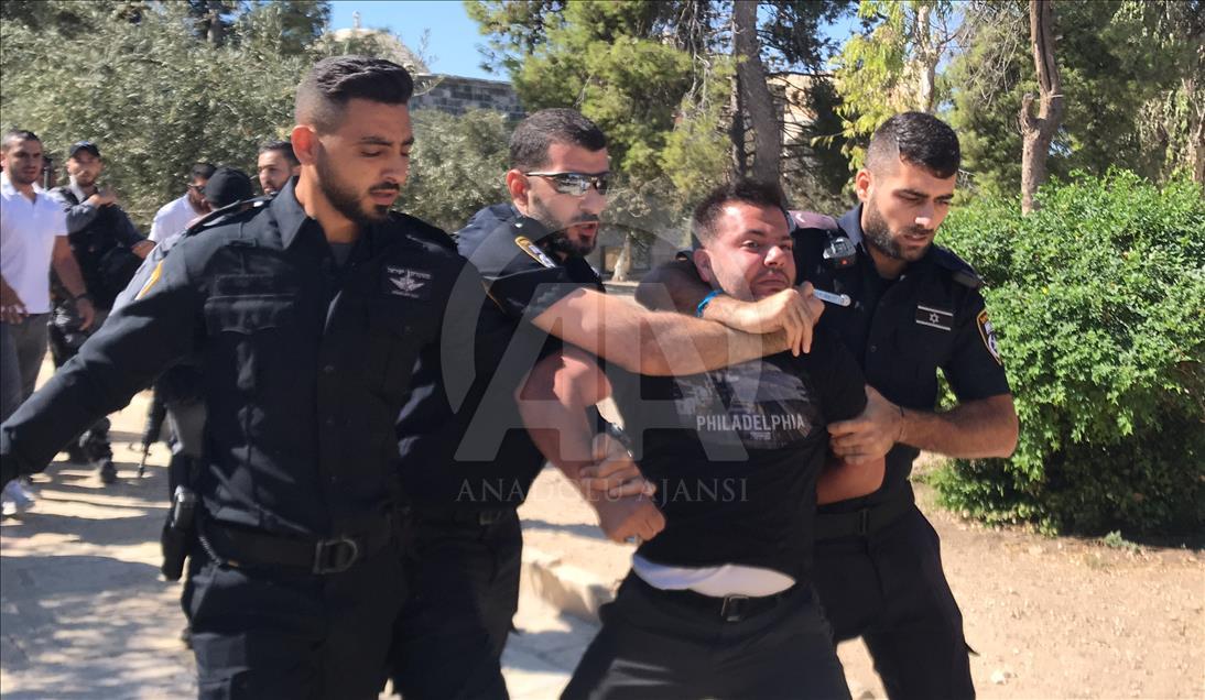 حمله نظامیان اسرائیل به نمازگزاران در مسجد الاقصی
