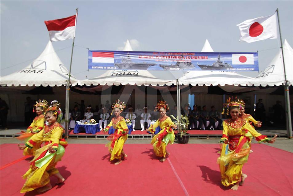 Buques de guerra japoneses llegan a Indonesia