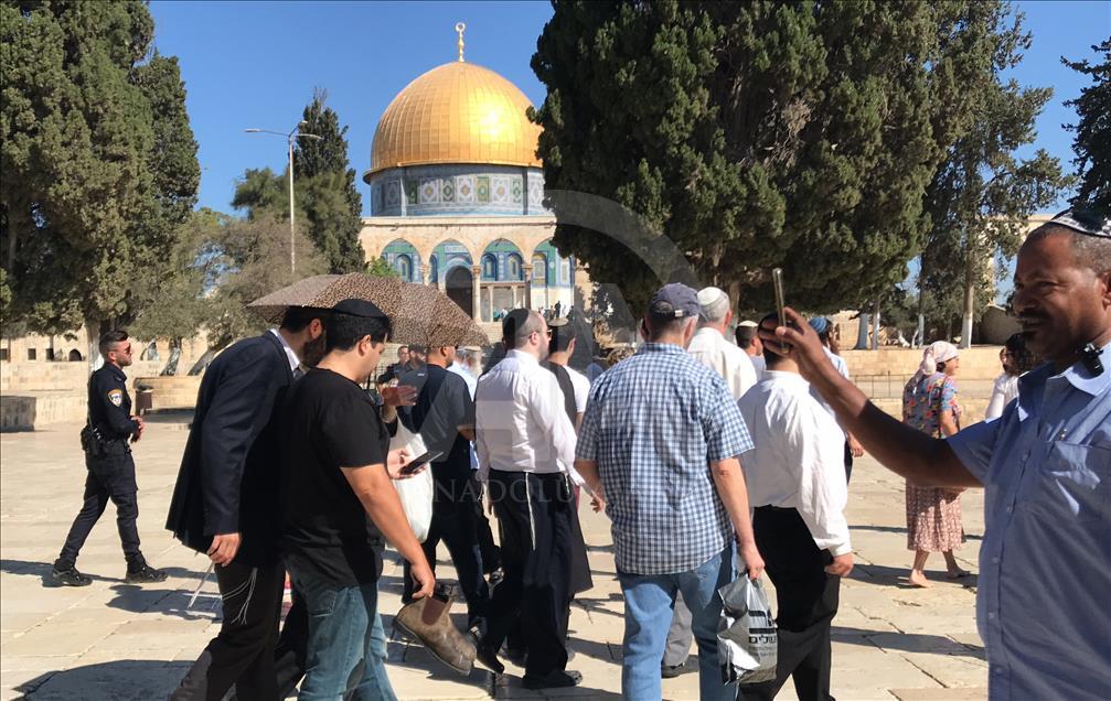 حمله نظامیان اسرائیل به نمازگزاران در مسجد الاقصی
