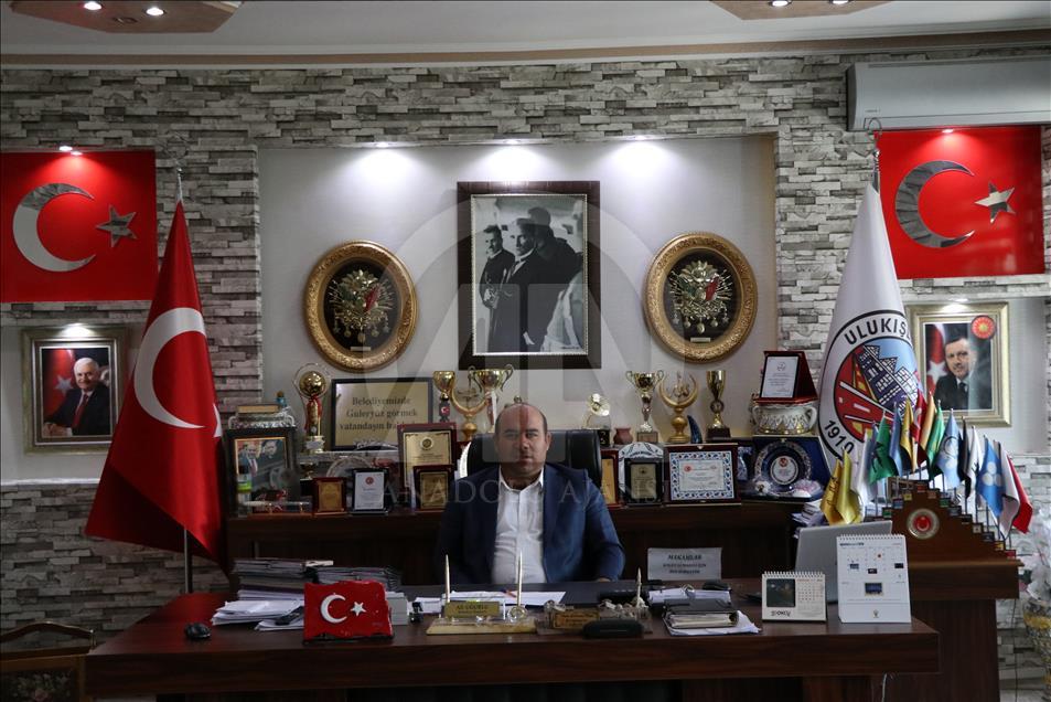 التركي "أوغورلو.. راعٍ في البادية ورئيس بلدية في القضاء
