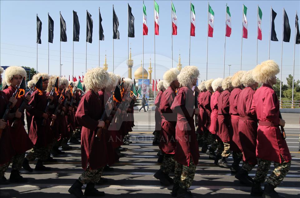 İran'da "Savunma Haftası" kutlamaları
