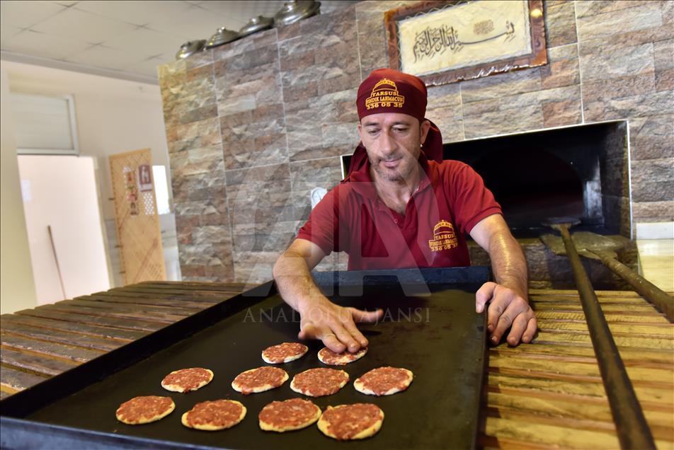 Bu ilçede bir porsiyon lahmacun en az 12 adet