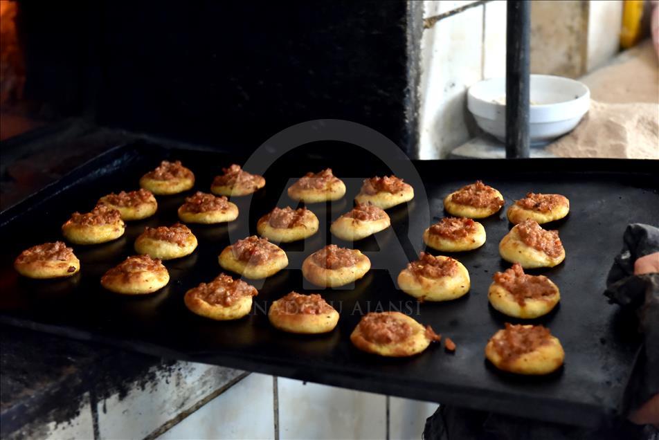 Bu ilçede bir porsiyon lahmacun en az 12 adet