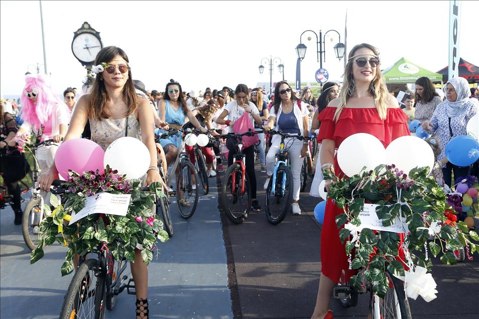 'Fancy Women Bike Ride' in Turkey