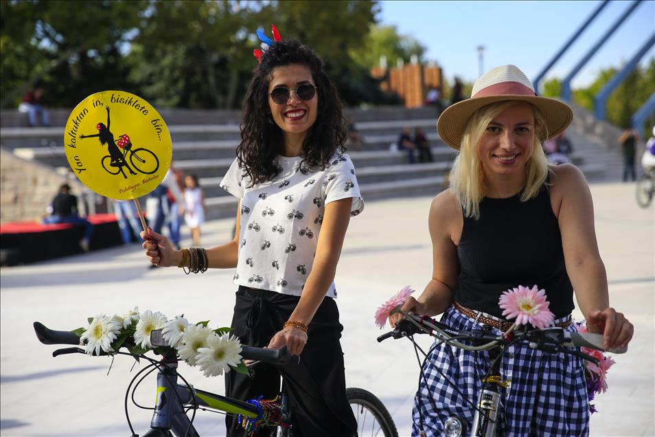 'Fancy Women Bike Ride' in Turkey