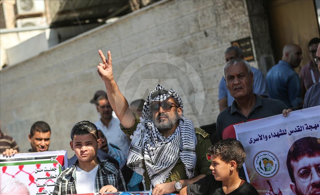 فصائل فلسطينية تنظّم وقفة بغزة دعمًا للمعتقلين الفلسطينيين في السجون الإسرائيلية
