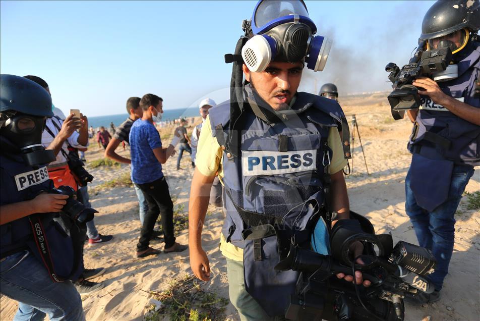 İsrail askerleri Gazze'de AA serbest kameramanını  yaraladı