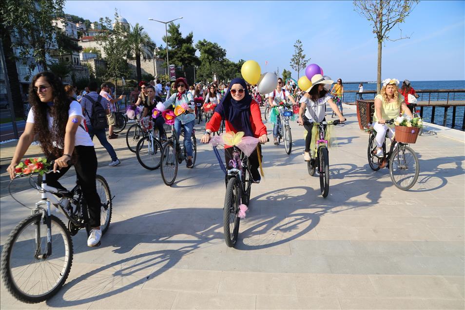 'Fancy Women Bike Ride' in Turkey