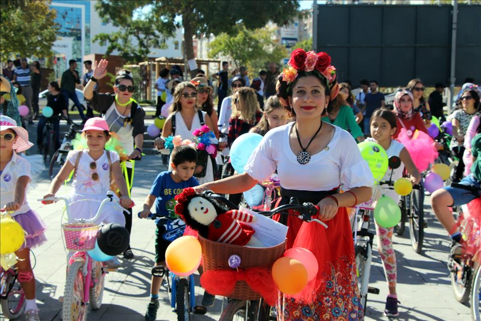 'Fancy Women Bike Ride' in Turkey