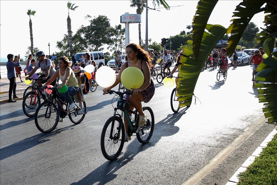 'Fancy Women Bike Ride' in Turkey