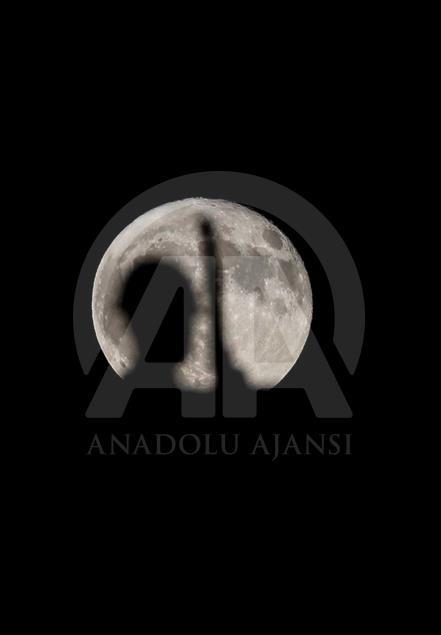 Luna llena sobre Ankara