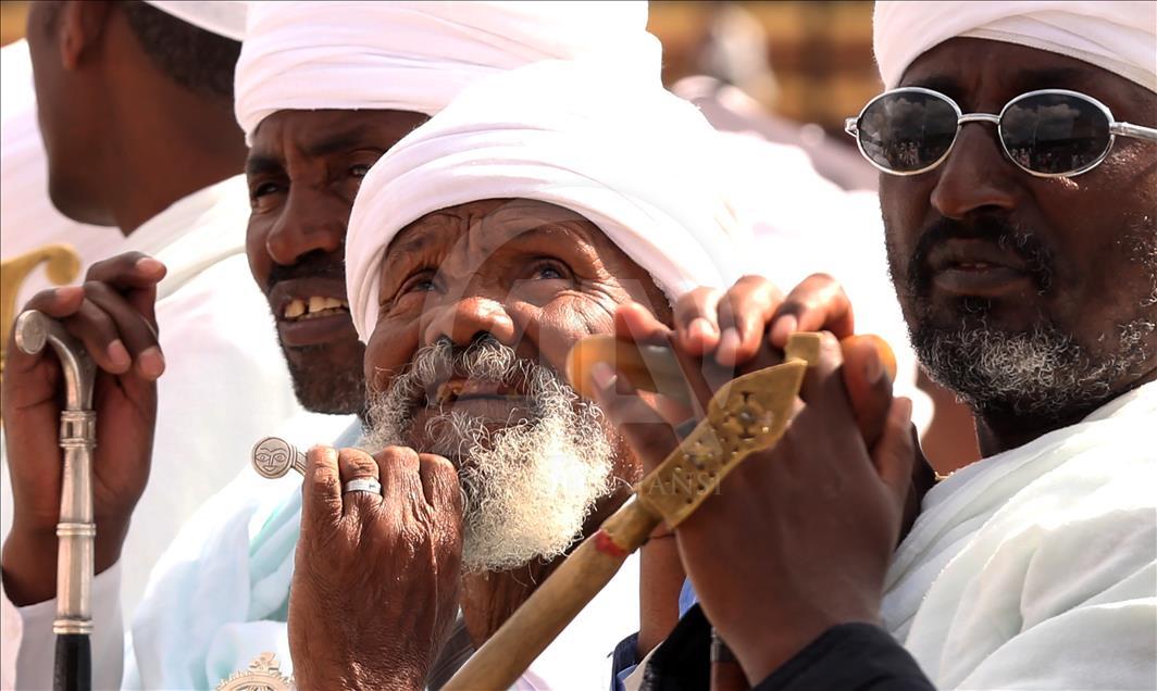 Ethiophian Christians celebrate Meskel Festival