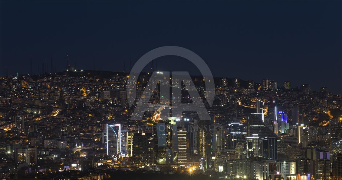 Gemerlap Ankara pada malam hari