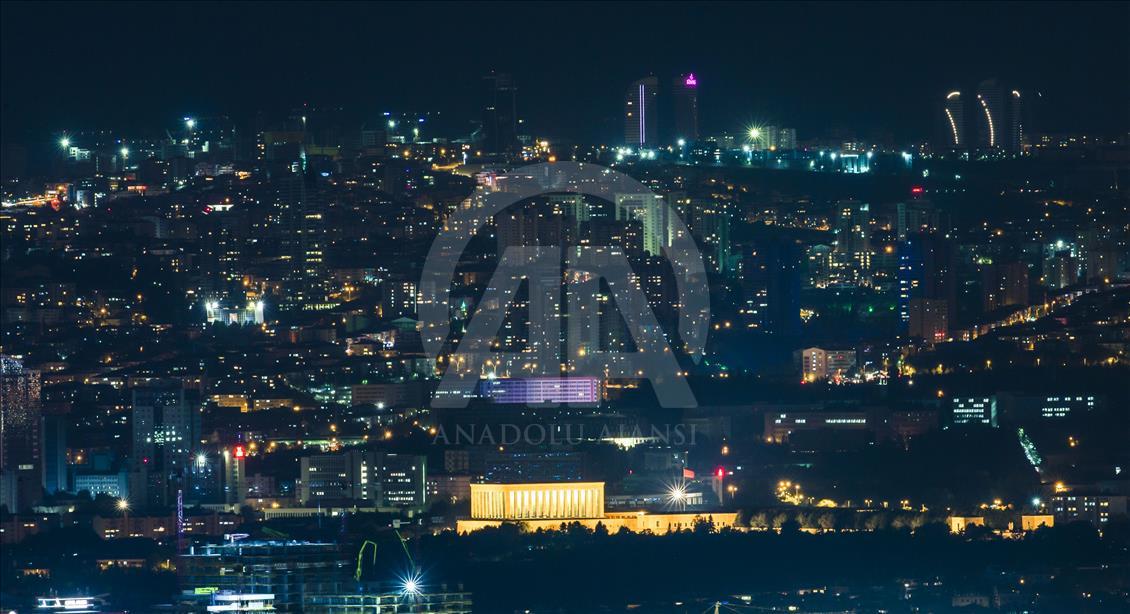 Gemerlap Ankara pada malam hari
