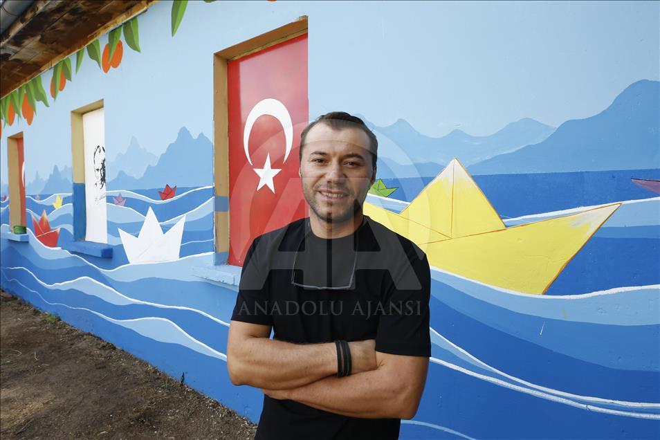 Köy okulunun duvarına sanatsal dokunuş