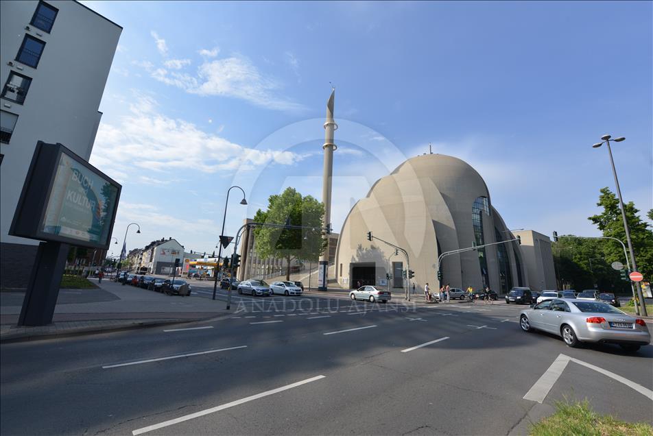 DİTİB Merkez Camisi Köln'ün sembolleri arasına girdi