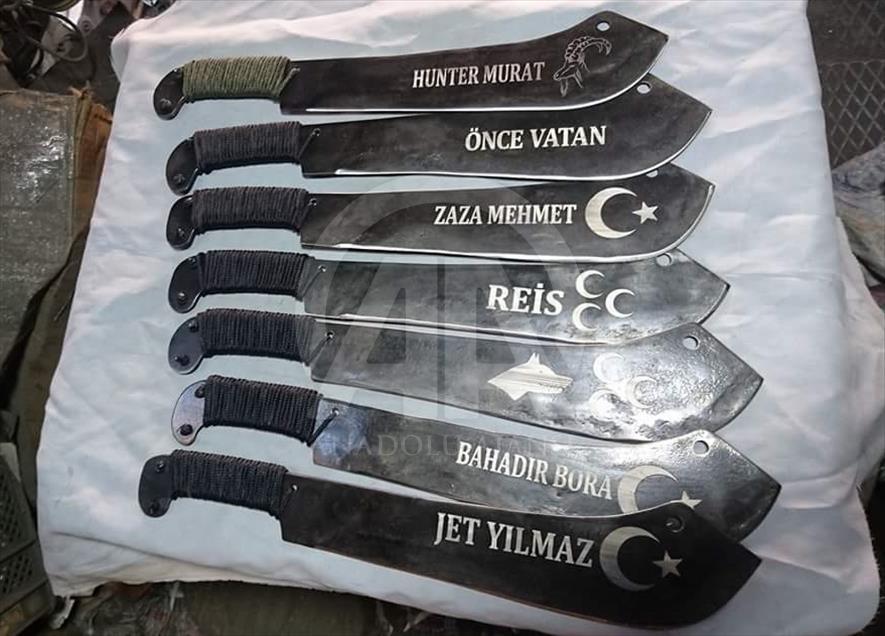 Kemeraltı'nın demircisi ürünlerini internetten satıyor