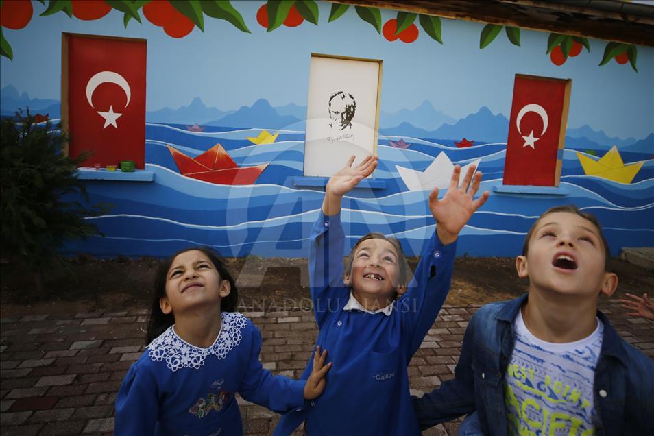 Köy okulunun duvarına sanatsal dokunuş