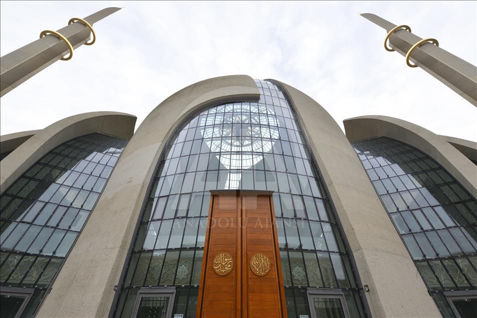 DİTİB Merkez Camisi Köln'ün sembolleri arasına girdi
