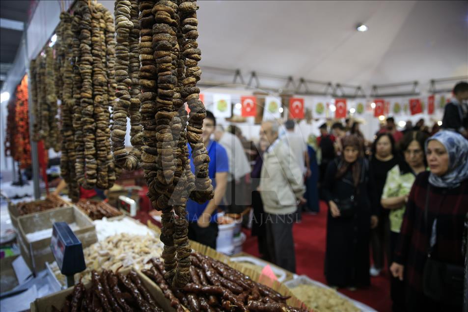 "Maraş dondurmasının sırrı keçi sütü ve dağ salebinde saklı"