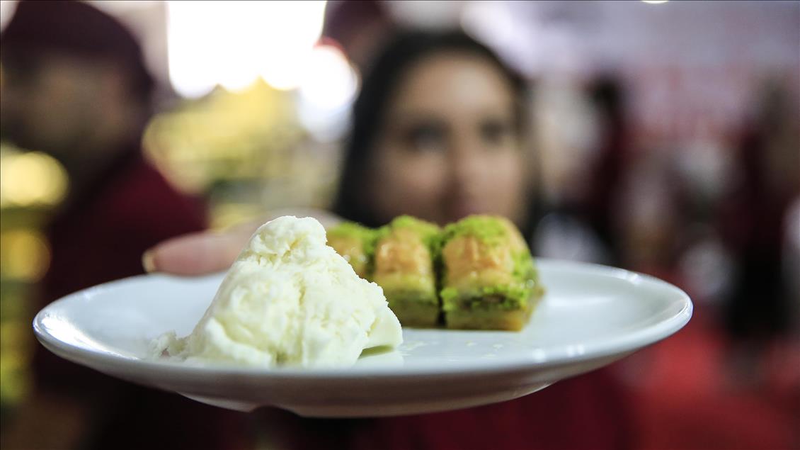 "Maraş dondurmasının sırrı keçi sütü ve dağ salebinde saklı"