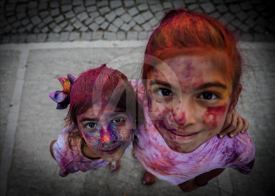 Carrera Color Sky 5K en Bursa, Turquía