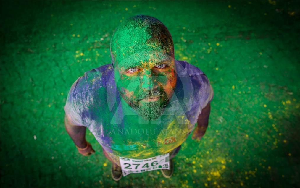 Carrera Color Sky 5K en Bursa, Turquía