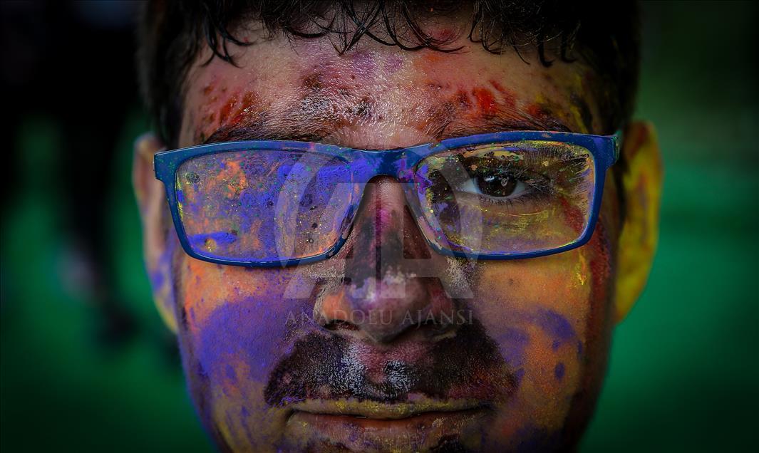 Carrera Color Sky 5K en Bursa, Turquía