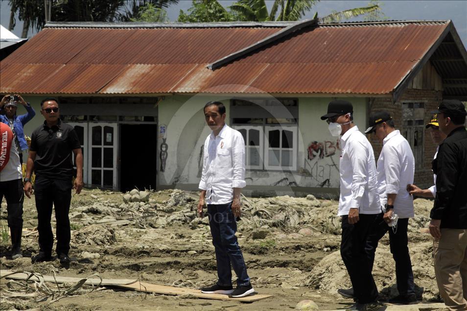 Indonesian President visits the locations of the Palu earthquake