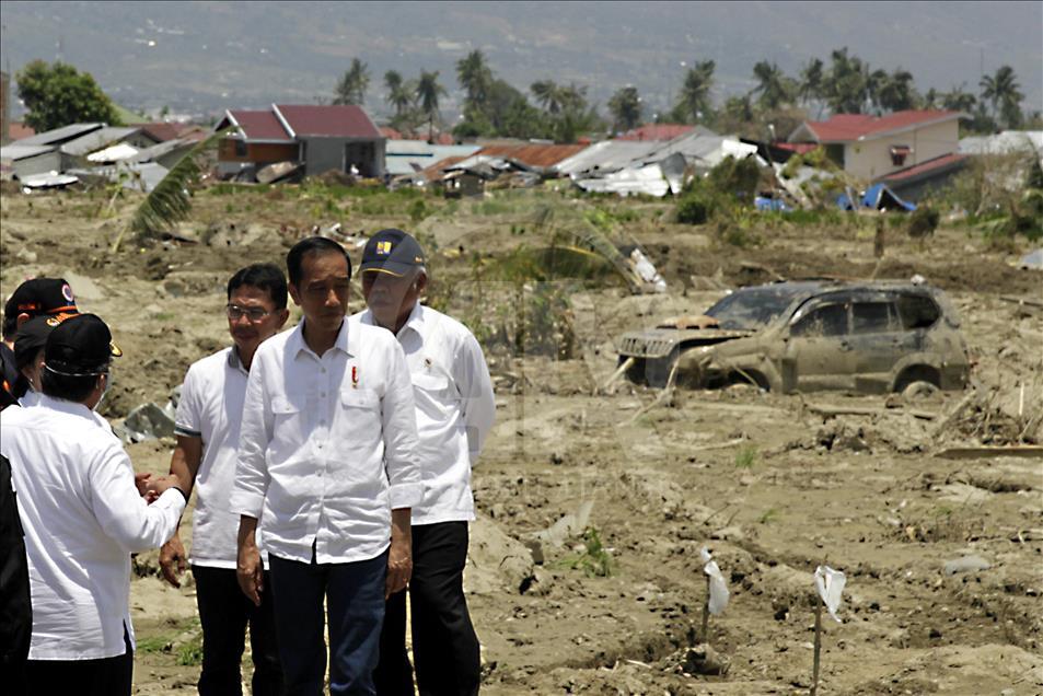 Indonesian President visits the locations of the Palu earthquake
