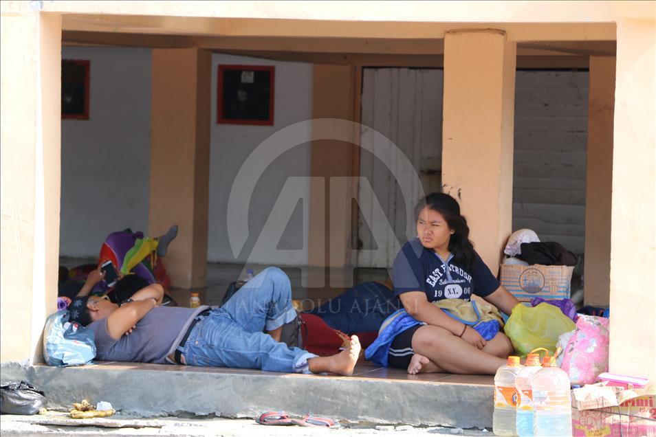 Earthquake Victims In Indonesia