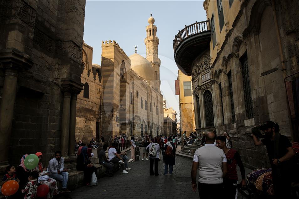 Kahire'deki Türk tarihi eserleri açık hava müzesi: El-Muiz Caddesi