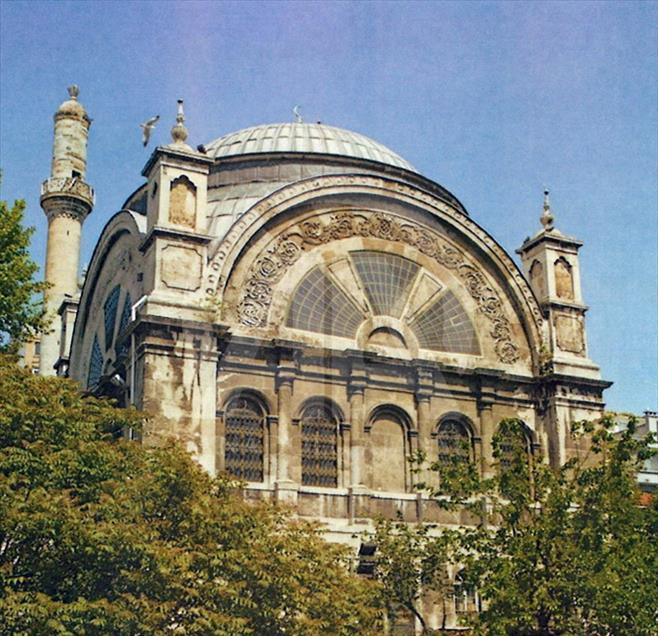 Cihangir Camisi yeniden ibadete açılıyor