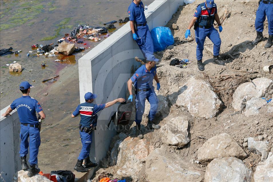 Düzensiz göçmenleri taşıyan kamyonun devrilmesi