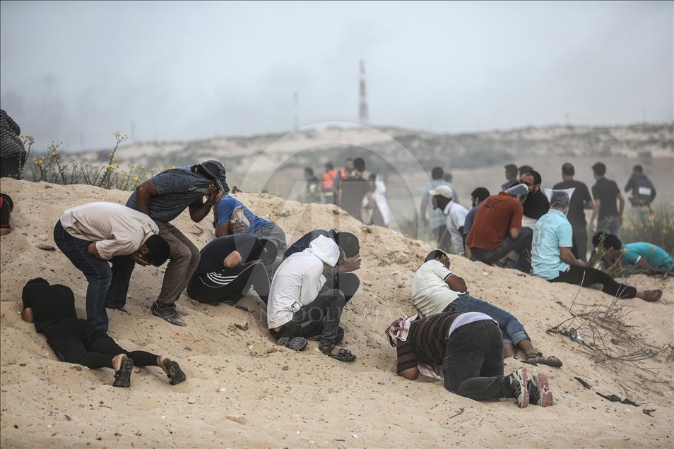 Gazzeliler, İsrail ablukasının kaldırılması talebiyle sahile akın etti
