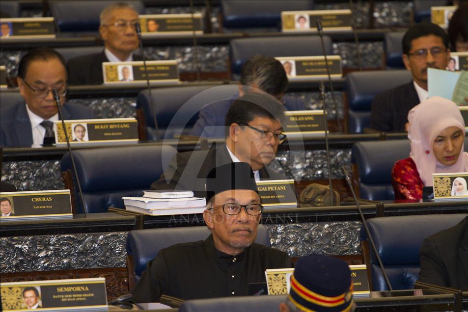Anwar Ibrahim Returns to Parliament