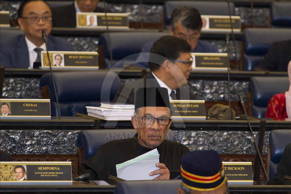 Anwar Ibrahim Returns to Parliament